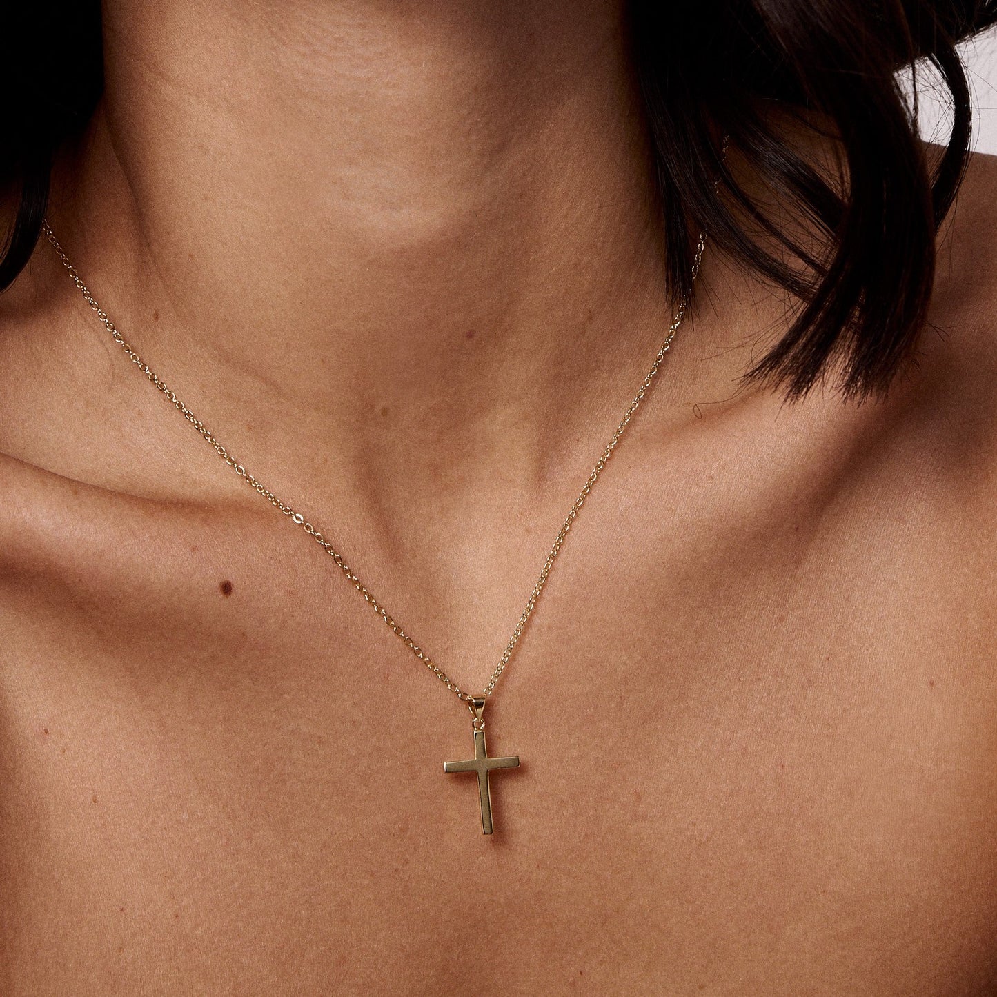 Collar de cruz de todos los días